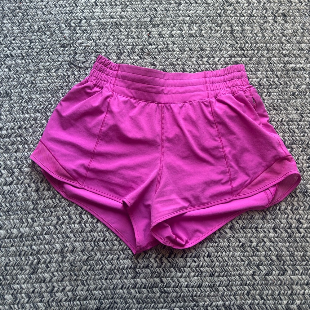 Women's lululemon sonic pink hotty hot high rise 2.5” double lined shorts